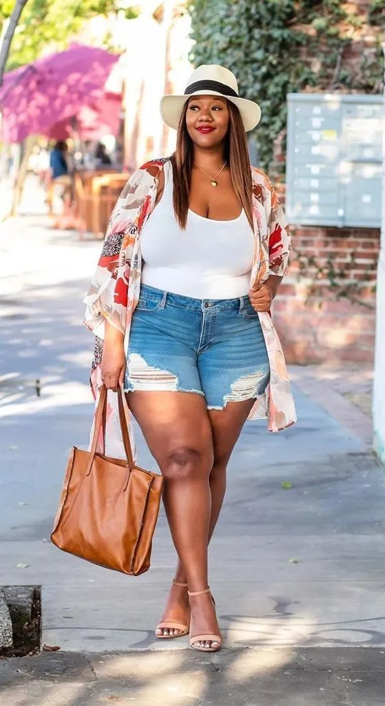 Chic and Casual Summer Vibes with High-Waisted Shorts
