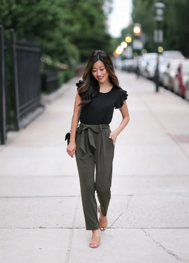Effortless Chic: High-Waisted Trousers with a Soft Knit Top